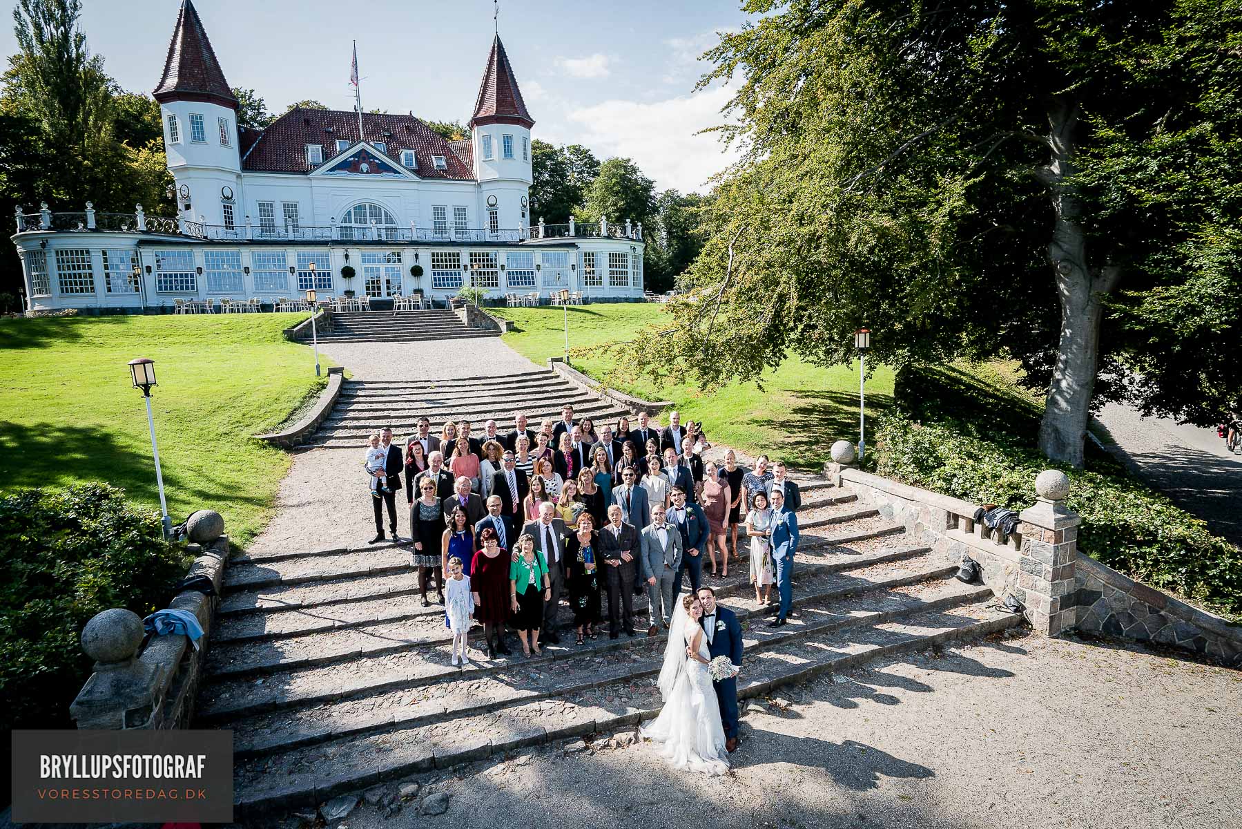 AFTENENS ALLESTEDS- NÆRVÆRENDE FOTOGRAF: JERES GÆSTER